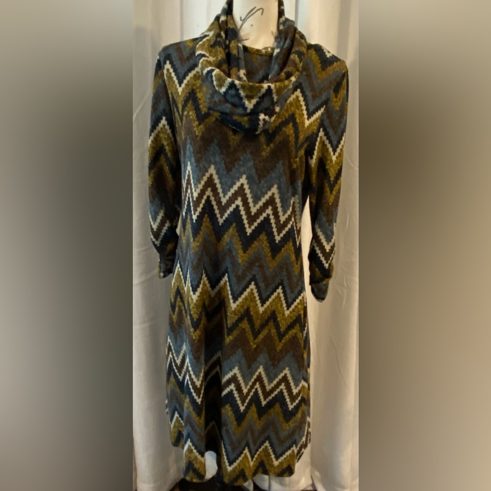 NWT Robert Louis Teal-Mustard Zig-ZAG Print 3/4 Ruched Sleeve Below Knee Dress